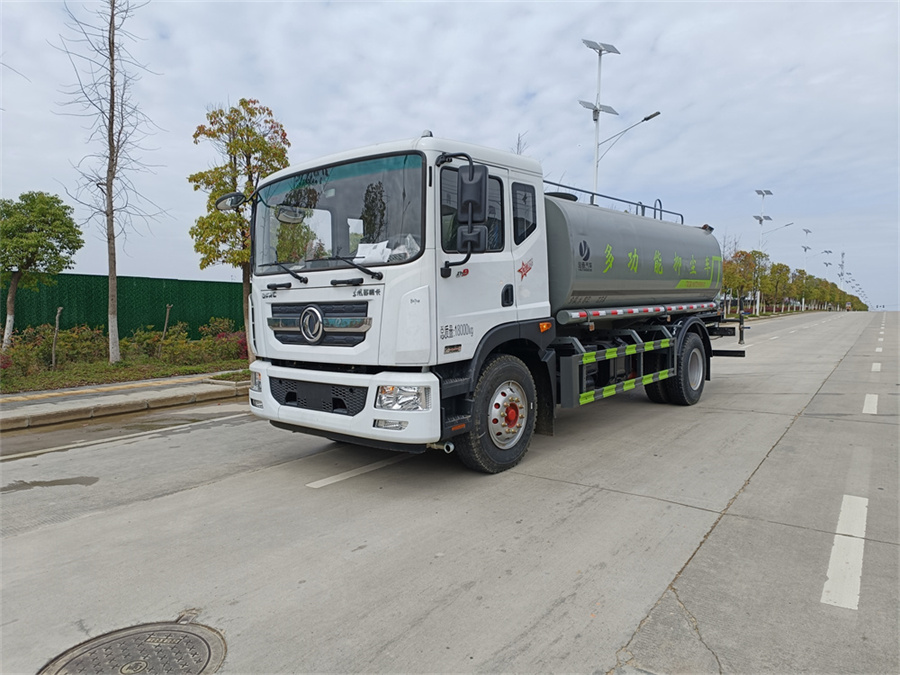 批發(fā)公路灑水車,湖北盈通公路灑水車,品質(zhì)優(yōu)好價格優(yōu)惠 title=